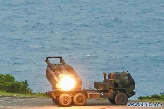 5月12日，台军初度进行“海马斯”实弹射击 台湾“辘集新闻网”