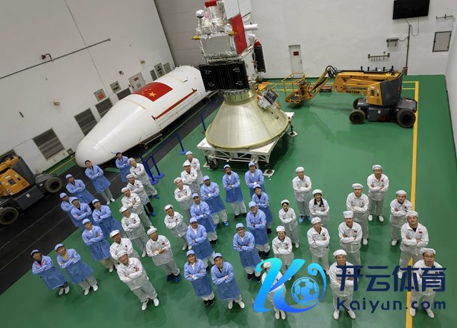 中法天文卫星方式团队合影。（受访者供图）