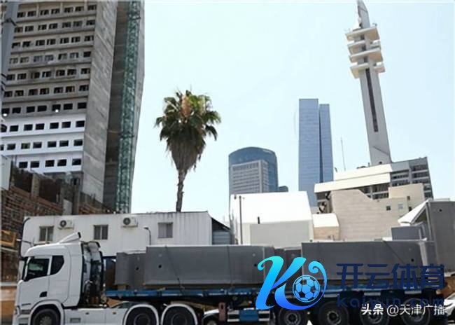航拍以色列街头:多地诞生变废地 导弹伏击重创城市